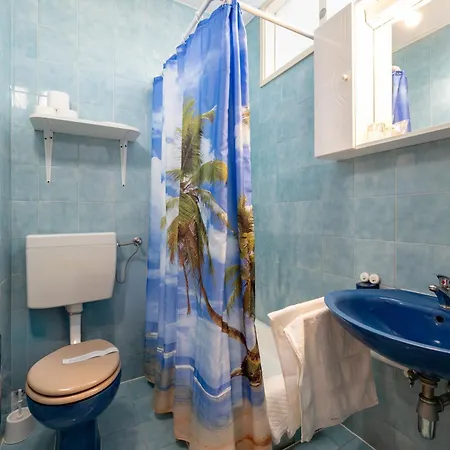 Villa Segetski Dvori - Beachfront Oasis & Tradition Since 1964 4*