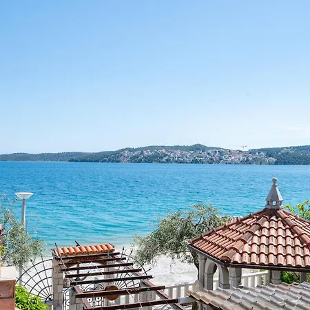 Villa Segetski Dvori - Beachfront Oasis & Tradition Since 1964 ドニー・セゲット