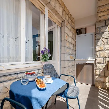 Segetski Dvori - Tradition Since 1964 Guest house Seget Donji