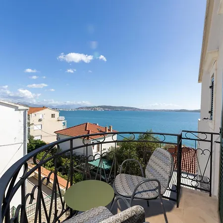 Segetski Dvori Beachfront Oasis & Tradition Since 1964 - Split Trogir Riviera 4*